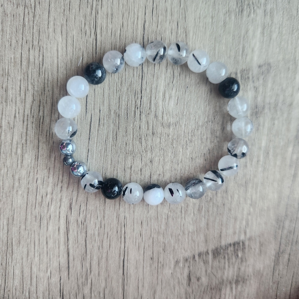 Elegant Black and White Beaded Bracelet